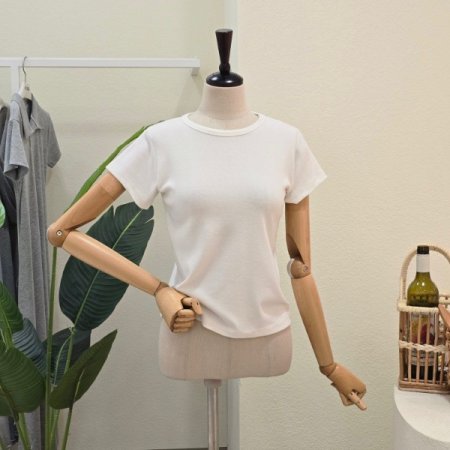 심플 슬림핏 라운드 티셔츠