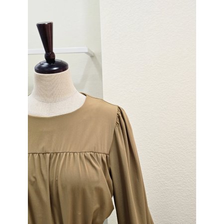 핀턱 셔링 티어드 원피스