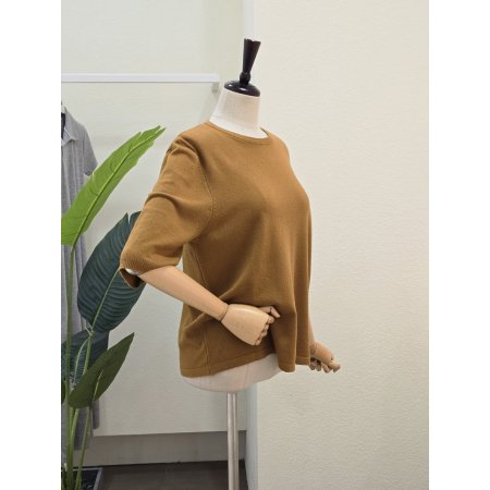 5부 소매 라운드넥 니트