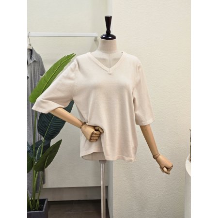 심플 루즈핏 브이넥 니트