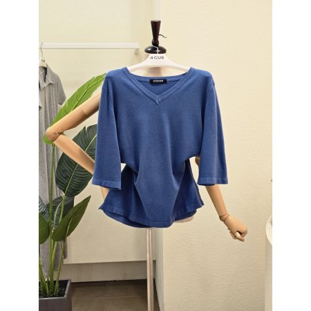 심플 루즈핏 브이넥 니트