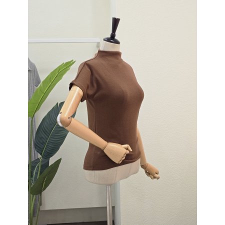 반하이넥 반팔 티셔츠