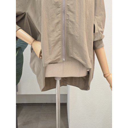 라운드넥 언발란스 루즈핏 점퍼