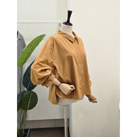 소매 프릴 카라넥 점퍼