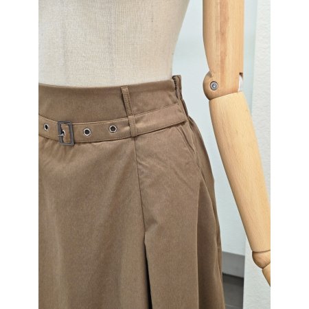 벨티드 허리 뒷밴딩 스커트