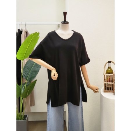 트임 루즈핏 브이넥 티셔츠