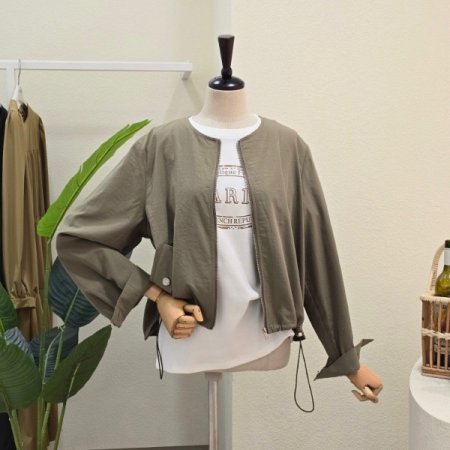 백 플리츠 라운드넥 점퍼