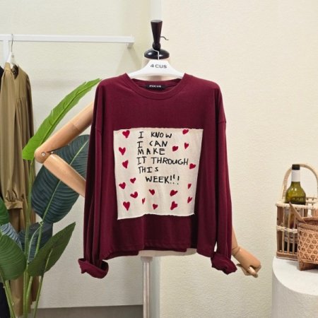 하트 레터링 패치 티셔츠