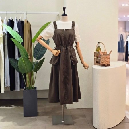 아웃포켓 지퍼 클로징 원피스