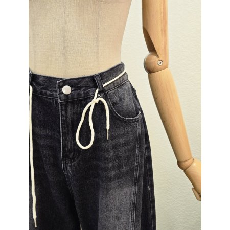 블랙 워싱 사선 데님 팬츠