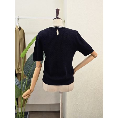 진주 네크라인 케이블 니트