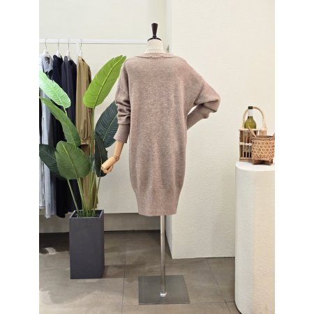 루즈핏 브이넥 니트 원피스