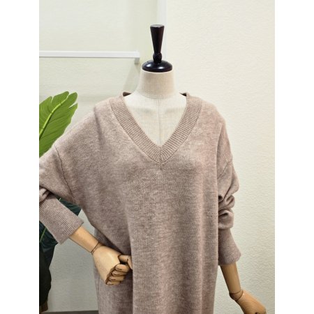 루즈핏 브이넥 니트 원피스