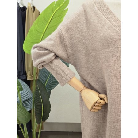 루즈핏 브이넥 니트 원피스