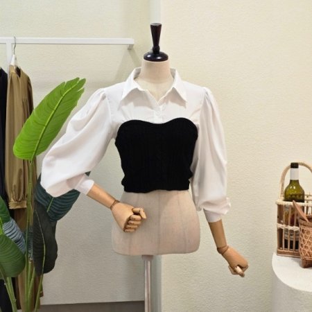 니트 배색 퍼프 블라우스