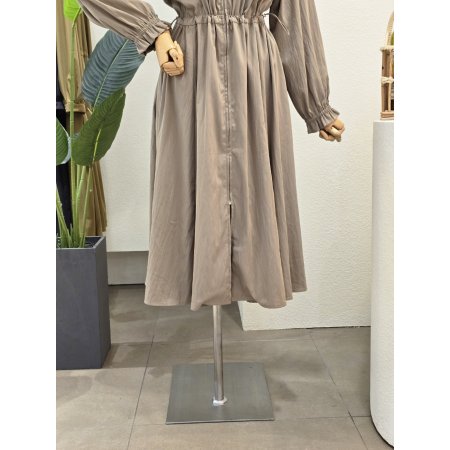 라운드넥 지퍼 클로징 롱 원피스