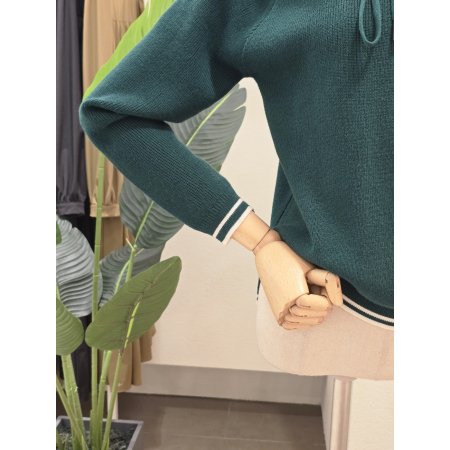 레터링 자수 후드넥 니트