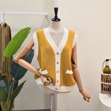 컬러 배색 니트 베스트