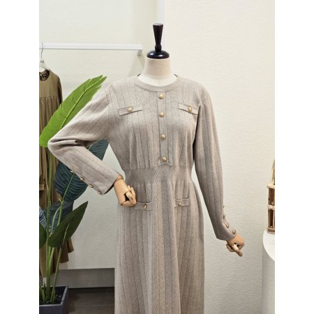 골드 버튼 니트 원피스