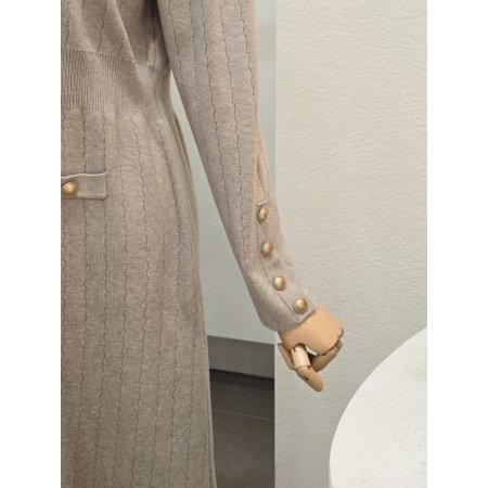 골드 버튼 니트 원피스