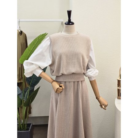 배색 티셔츠 플레어 스커트 세트