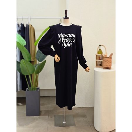 파워 숄더 레터링 원피스