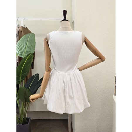 민소매 밑단 벌룬 티셔츠