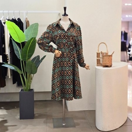 다이아 패턴 카라넥 원피스