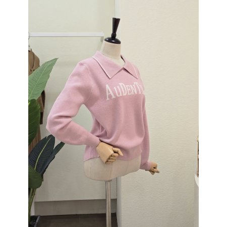 카라넥 화이트 레터링 니트