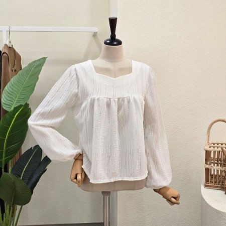 하트 스퀘어넥 셔링 블라우스