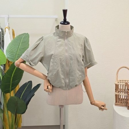 반팔 하이넥 크롭 점퍼