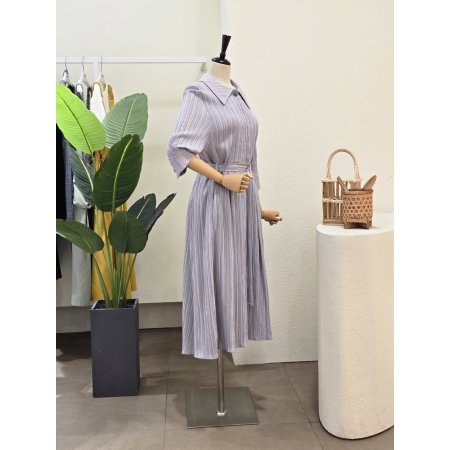 카라넥 핀턱 벨티드 원피스