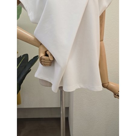 사선 유니크 라운드 티셔츠