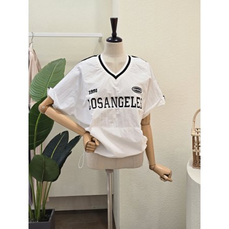 레터링 컬러 배색 브이넥 티셔츠