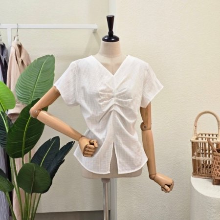 셔링 슬릿 브이넥 블라우스