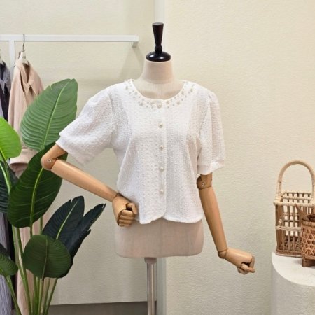 텐션 진주 라운드넥 블라우스