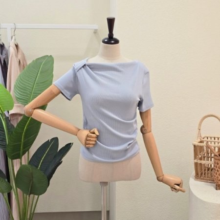 언발란스 넥라인 골지 티셔츠