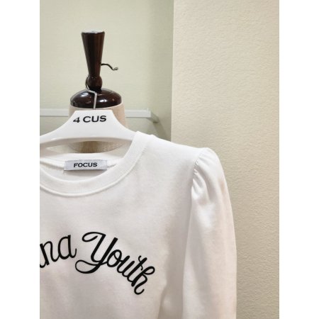 퍼프 포인트 라운드 반팔 티셔츠