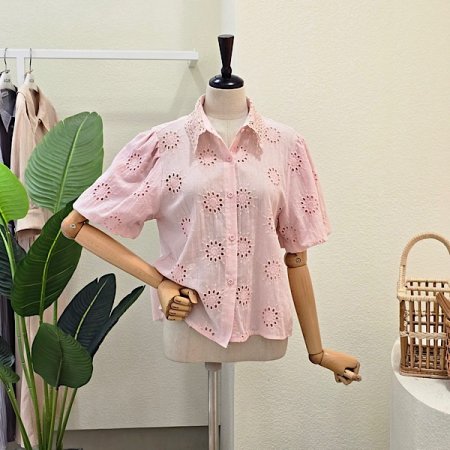 레이스 카라 펀칭 블라우스