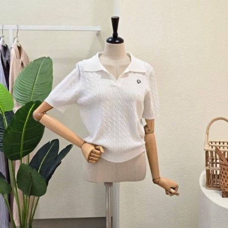 오픈 카라넥 자수 케이블 니트