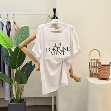 패치 레터링 반팔 티셔츠