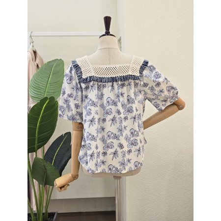 스퀘어넥 수술 플라워 블라우스