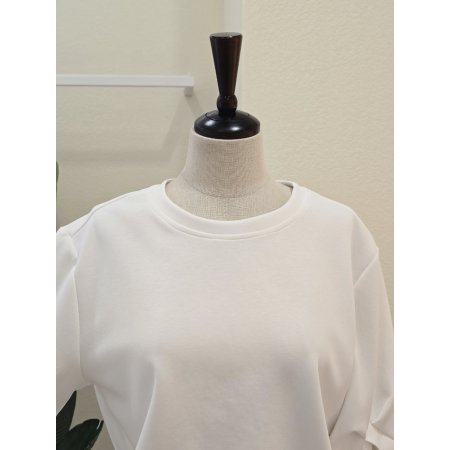 라운드넥 소매 포인트 티세츠