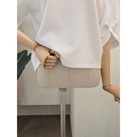 라운드넥 소매 포인트 티세츠