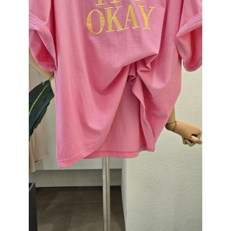 루즈핏 브이넥 레터링 티셔츠