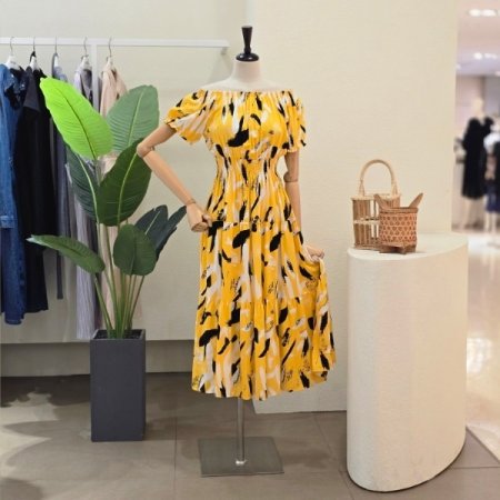 오프 숄더 스모킹 밴딩 원피스