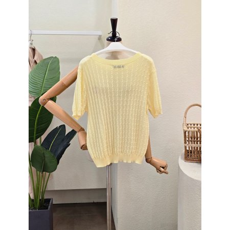 하트 자수 패턴 니트