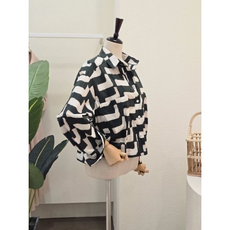 격자 포인트 카라넥 블라우스