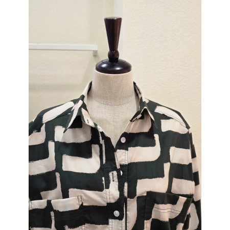 격자 포인트 카라넥 블라우스