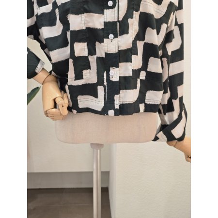 격자 포인트 카라넥 블라우스